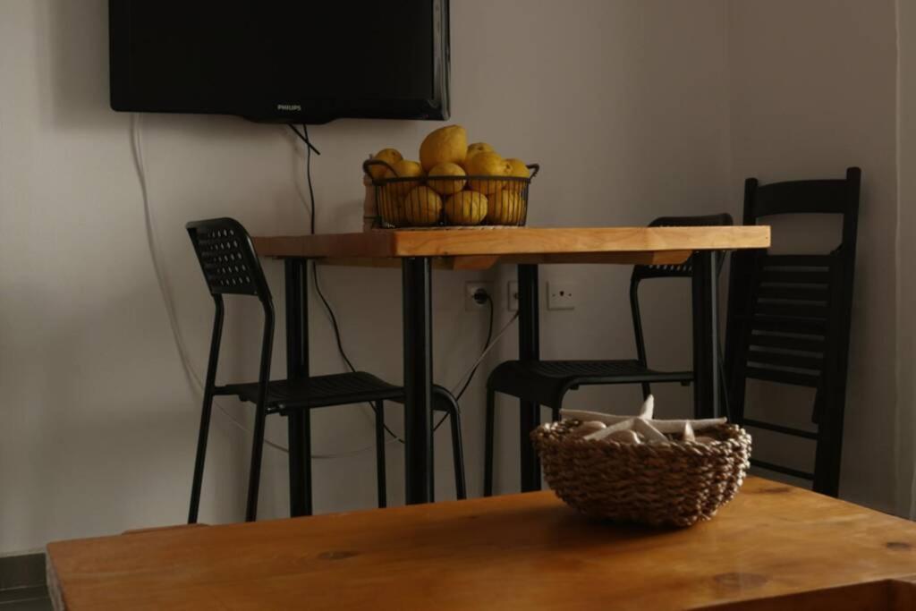 B2 - The Cozy One Apartment เอยิโอ ภายนอก รูปภาพ