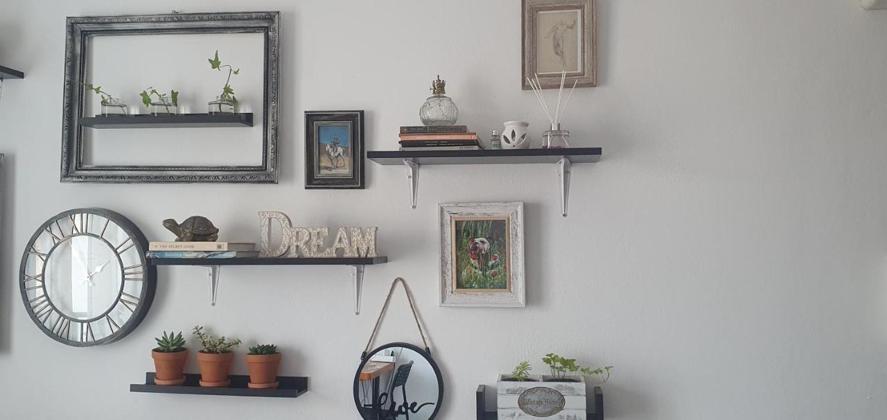 B2 - The Cozy One Apartment เอยิโอ ภายนอก รูปภาพ